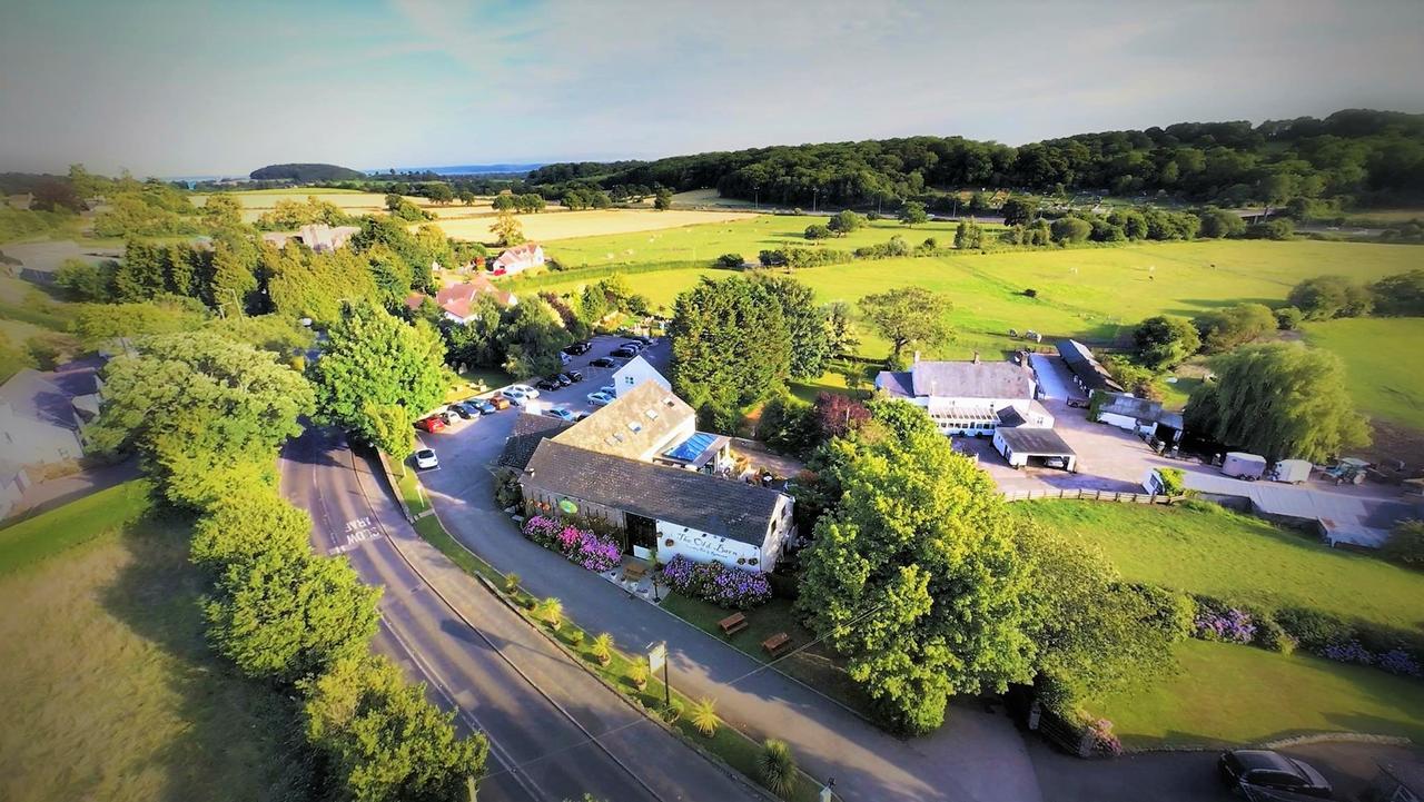 The Old Barn Inn Newport  Exterior photo